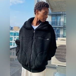 Aritzia - Wilfred Free Teddy Jacket in Navy